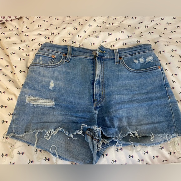 Levi Jean Shorts - Picture 1 of 5